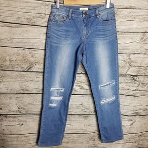 INED Distressed Jeans Size 9.Waist approx:  14.5 inches Inseam approx: 27.5 i